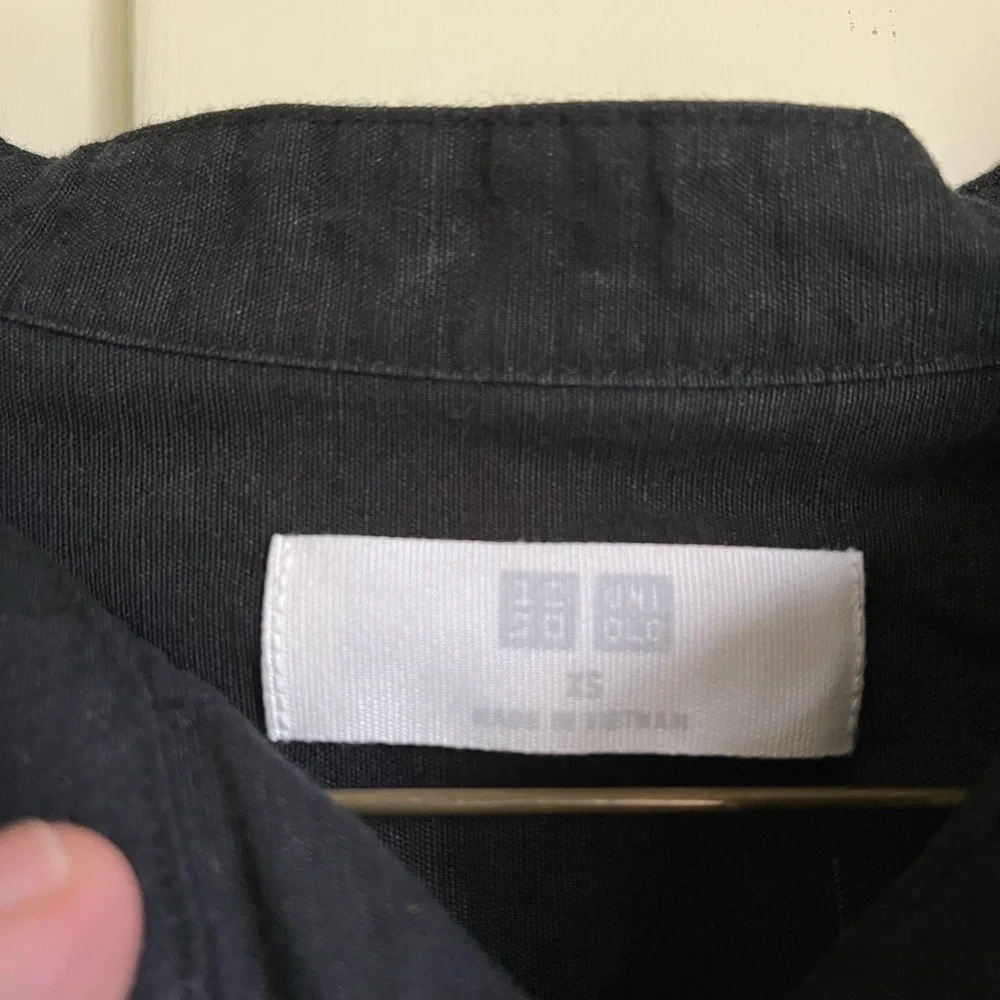 Uniqlo Men's Dark Blue Casual Button-Down Shirt - Picture 3 of 4